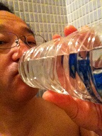 水素水,副作用,水素水を飲む